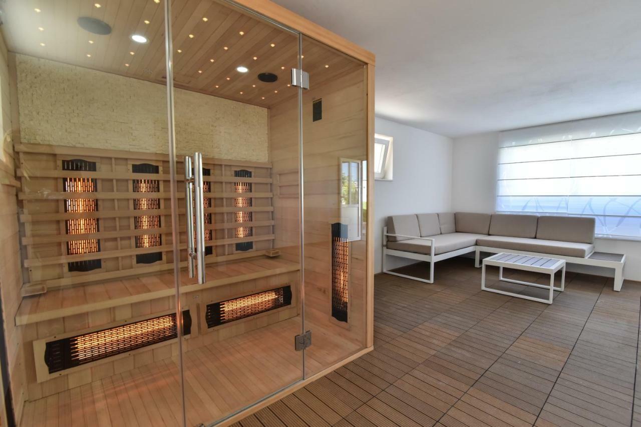 Villa Village Idylle With Heated Pool, Sauna, Jacuzzy And Private Parking Sukošan エクステリア 写真