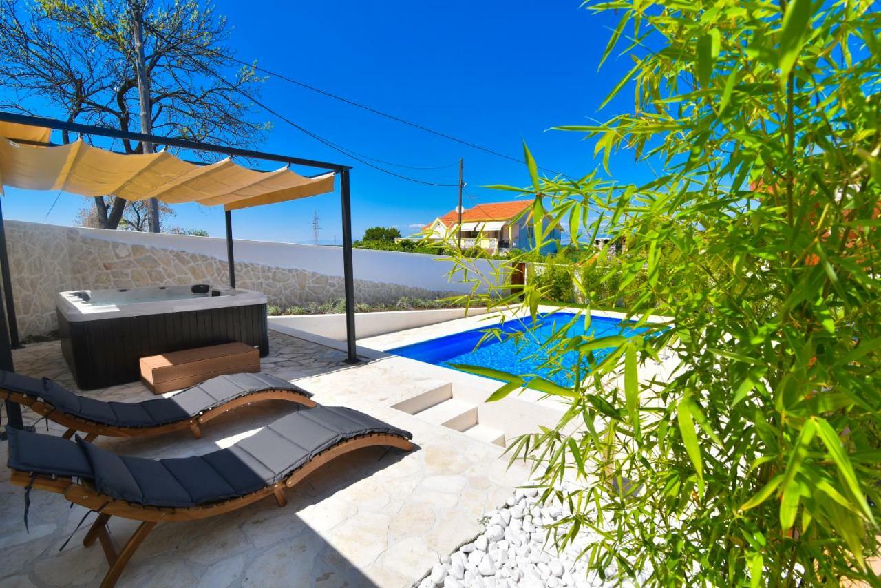 Villa Village Idylle With Heated Pool, Sauna, Jacuzzy And Private Parking Sukošan エクステリア 写真