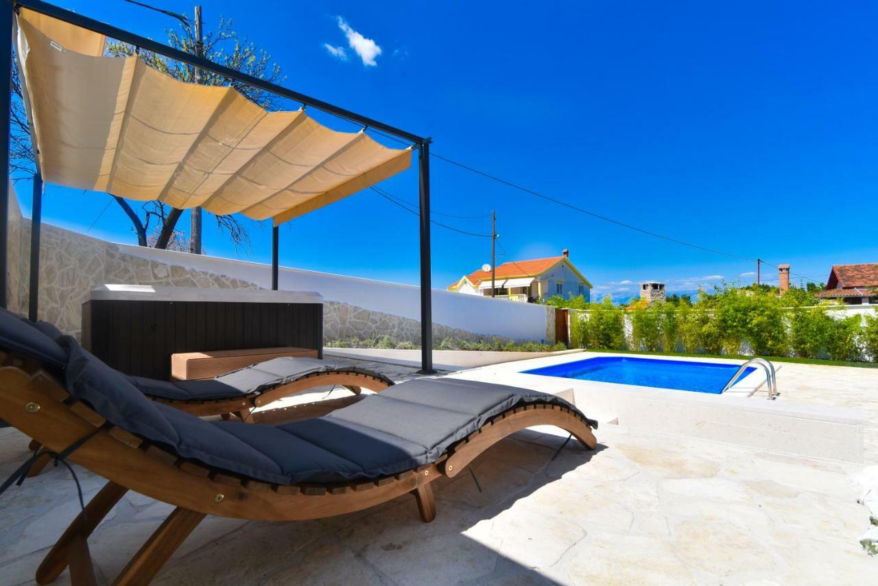 Villa Village Idylle With Heated Pool, Sauna, Jacuzzy And Private Parking Sukošan エクステリア 写真