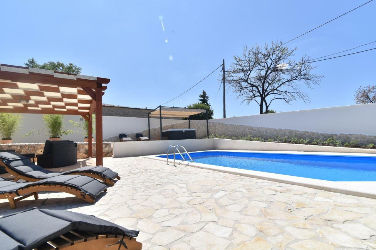 Villa Village Idylle With Heated Pool, Sauna, Jacuzzy And Private Parking Sukošan エクステリア 写真