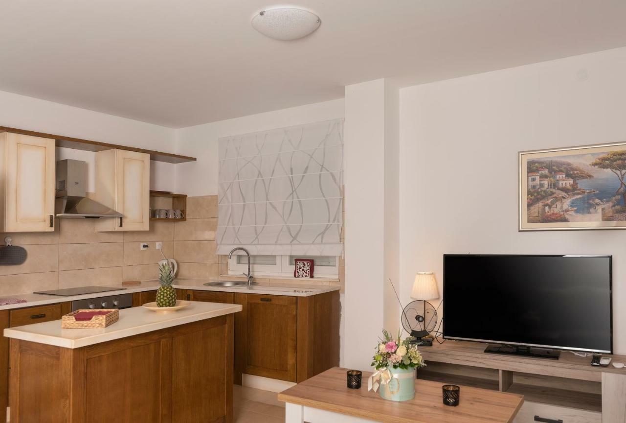 Villa Village Idylle With Heated Pool, Sauna, Jacuzzy And Private Parking Sukošan エクステリア 写真