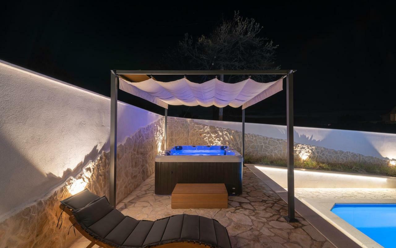 Villa Village Idylle With Heated Pool, Sauna, Jacuzzy And Private Parking Sukošan エクステリア 写真