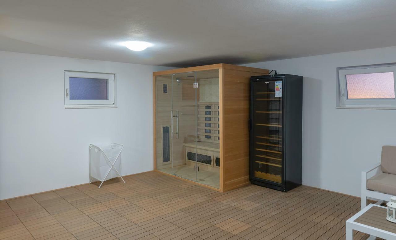 Villa Village Idylle With Heated Pool, Sauna, Jacuzzy And Private Parking Sukošan エクステリア 写真