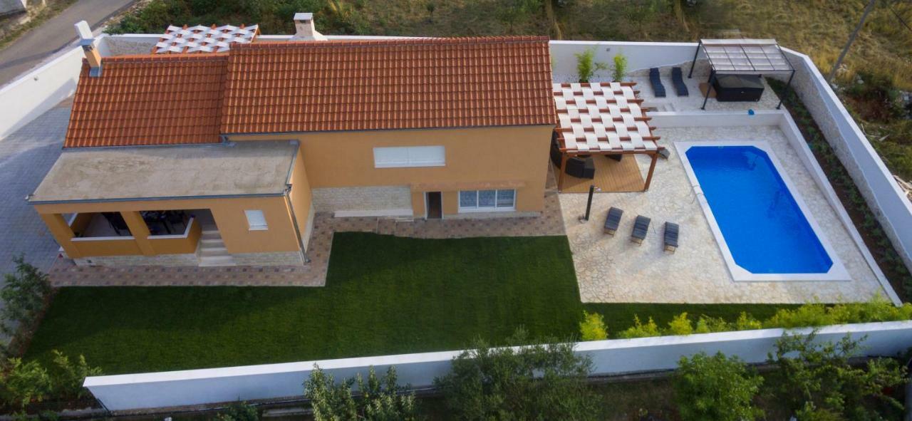 Villa Village Idylle With Heated Pool, Sauna, Jacuzzy And Private Parking Sukošan エクステリア 写真